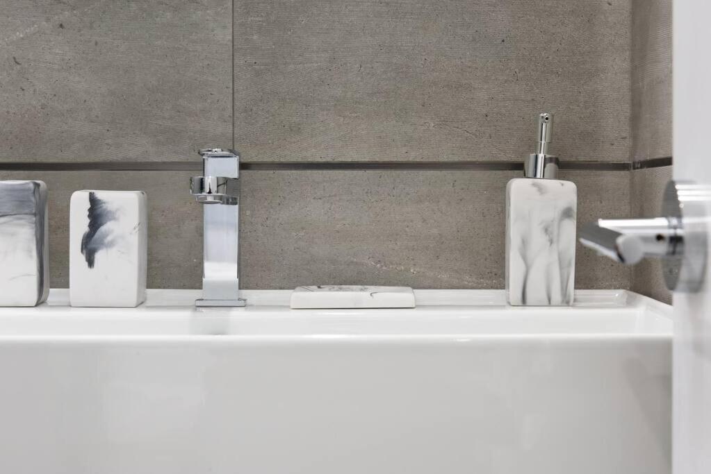 78-4b New Quality 1br W&d In Unit Skylight Apartment
